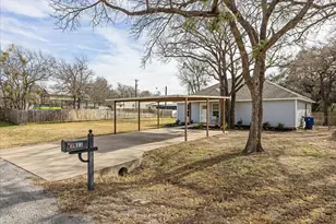 1813 Pioneer Rd, Granbury, TX 76049 - Photo 6