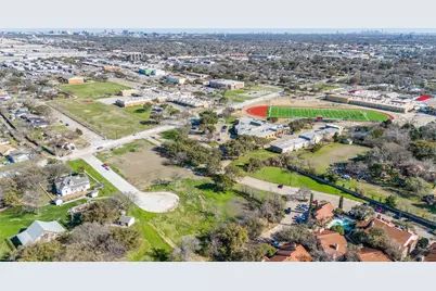 1608 Rosetree Lane, Carrollton, TX 75006 - Photo 4