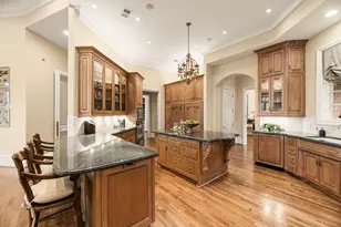 3004 W Shadow Dr, Arlington, TX 76006 - Photo 8