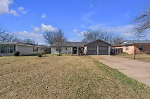 209 McCurdy St, Crowley, TX 76036 - Photo 28