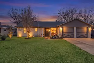 209 McCurdy St, Crowley, TX 76036 - Photo 26