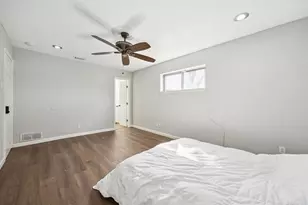 2801 Clearbrook Dr, Irving, TX 75062 - Photo 18