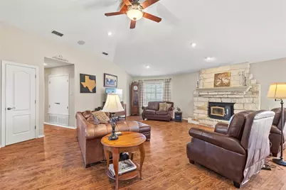 3135 Woodglen Drive, Commerce, TX 75428 - Photo 4