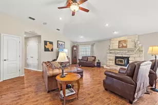 3135 Woodglen Dr, Commerce, TX 75428 - Photo 4