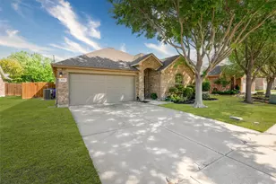 975 Crockett Dr, Lavon, TX 75166 - Photo 2