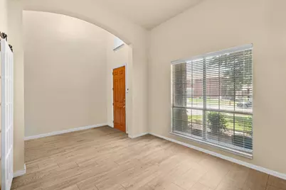 2585 Shoreview Drive, Grand Prairie, TX 75054 - Photo 6