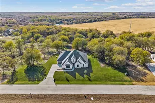 1016 Ranch Blvd, Aledo, TX 76008 - Photo 2