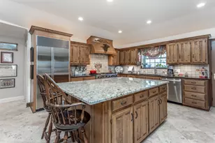 308 Wheeler Creek Ct, Gainesville, TX 76240 - Photo 14