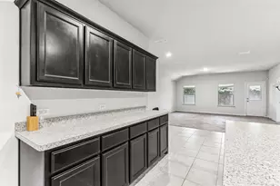 714 Wolf Creek Dr, Cleburne, TX 76033 - Photo 12