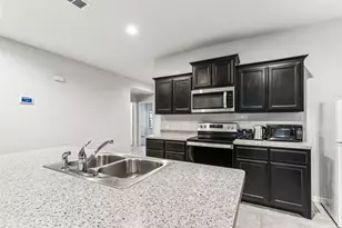 714 Wolf Creek Dr, Cleburne, TX 76033 - Photo 10