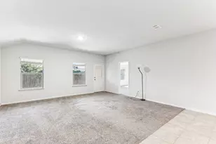 714 Wolf Creek Dr, Cleburne, TX 76033 - Photo 24