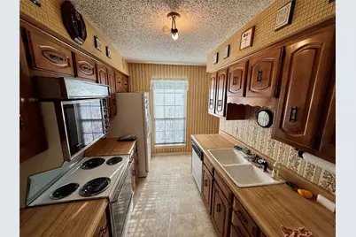 127 East Park Road, Graham, TX 76450 - Photo 6