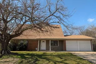 6732 Plantation Rd, Forest Hill, TX 76140 - Photo 2