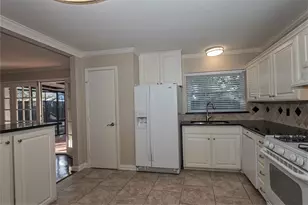 13450 Mt Castle Dr, Farmers Branch, TX 75234 - Photo 6