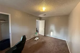 818 Clarissa Pl, Garland, TX 75040 - Photo 12