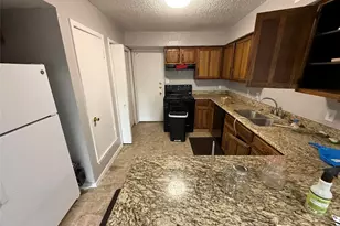 818 Clarissa Pl, Garland, TX 75040 - Photo 4