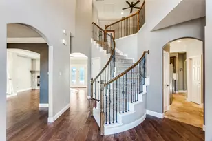 9005 Ranch Bluff Ct, Benbrook, TX 76126 - Photo 4