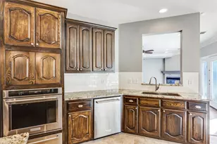 9005 Ranch Bluff Ct, Benbrook, TX 76126 - Photo 12