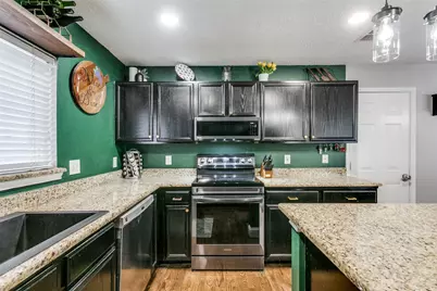 909 Orchid Drive, Lewisville, TX 75067 - Photo 14