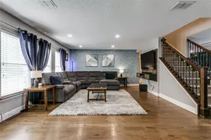 909 Orchid Dr, Lewisville, TX 75067 - Photo 2