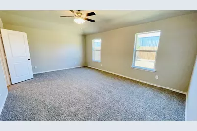 10612 Sunrise Creek Drive, Fort Worth, TX 76036 - Photo 6