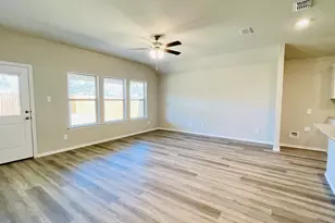 10612 Sunrise Crk Dr, Fort Worth, TX 76036 - Photo 4