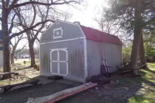 506 S 3rd St, Grandview, TX 76050 - Photo 36