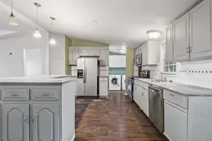 202 Forgotten Ln, Mabank, TX 75156 - Photo 4