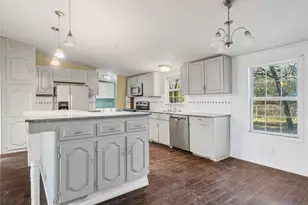 202 Forgotten Ln, Mabank, TX 75156 - Photo 6