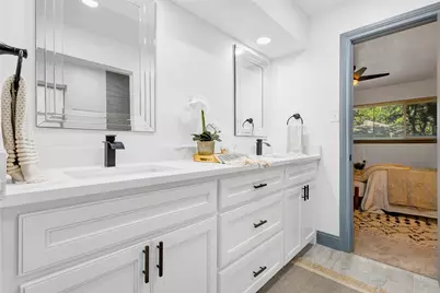 612 Circleview Drive S, Hurst, TX 76054 - Photo 18