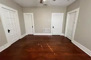 823 W Hickory St, Denton, TX 76201 - Photo 4