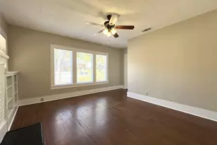 821 W Hickory St, Denton, TX 76201 - Photo 8