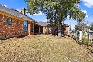 304 Trollinger St, Whitesboro, TX 76273 - Photo 24