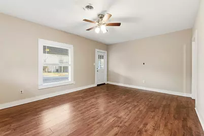 405 College Street, Cleburne, TX 76033 - Photo 6