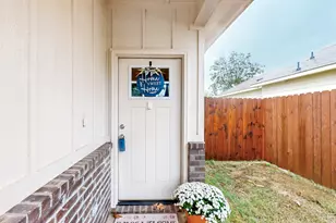 209 S Baugh St, Alvarado, TX 76009 - Photo 2