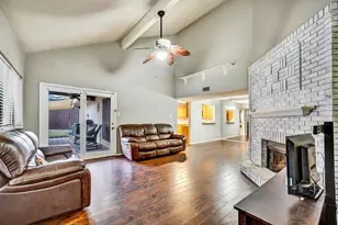 1606 Kingspoint Dr, Carrollton, TX 75007 - Photo 4