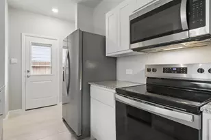 3129 Maple Orch Ln, Fort Worth, TX 76140 - Photo 6