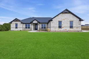 204 Martin Dr, Granbury, TX 76049 - Photo 10