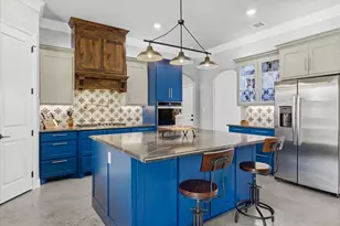 204 Martin Dr, Granbury, TX 76049 - Photo 4