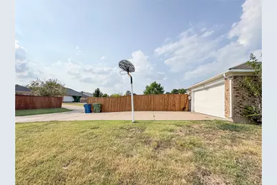 1602 Autumn Breeze Lane, Lewisville, TX 75077 - Photo 8
