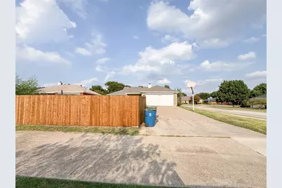 1602 Autumn Breeze Lane, Lewisville, TX 75077 - Photo 10