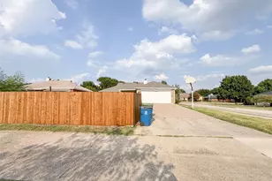1602 Autumn Breeze Ln, Lewisville, TX 75077 - Photo 10