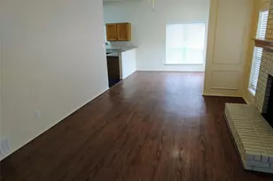 5704 Congressional Dr, Arlington, TX 76018 - Photo 4