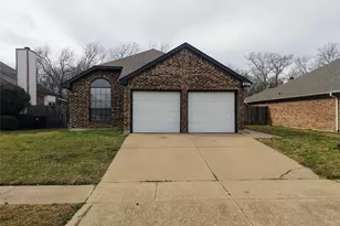 5704 Congressional Dr, Arlington, TX 76018 - Photo 1