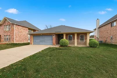 3148 Spyglass Drive, Grand Prairie, TX 75052 - Photo 2