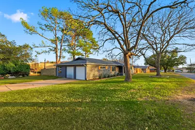 904 Scott Drive, Hurst, TX 76053 - Photo 4