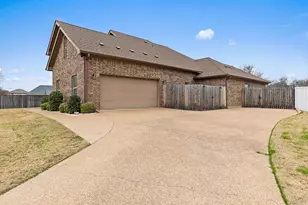 61 N Shore Cir, Waco, TX 76708 - Photo 6