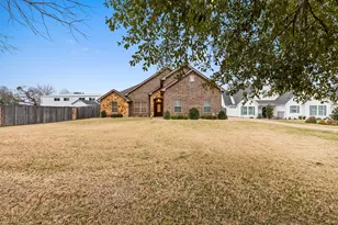 61 N Shore Cir, Waco, TX 76708 - Photo 2