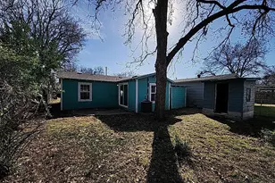 108 Monroe St, Cleburne, TX 76033 - Photo 6