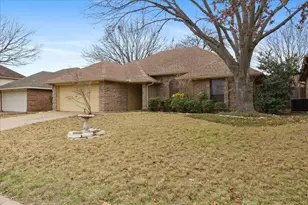 7824 Mahonia Dr, Fort Worth, TX 76133 - Photo 2